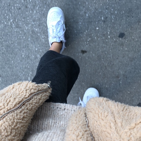 Aritzia broin knit pants - Picture 1 of 2